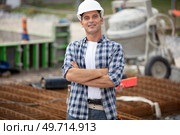 portrait of construction worker on site. Стоковое фото, агентство Ingram Publishing / Фотобанк Лори