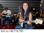 young musicians at the studio. Стоковое фото, агентство Ingram Publishing / Фотобанк Лори