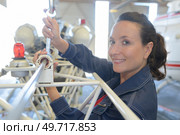 portrait of woman structural fitter. Стоковое фото, агентство Ingram Publishing / Фотобанк Лори