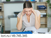 portrait of a businessman having stress. Стоковое фото, агентство Ingram Publishing / Фотобанк Лори