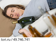 portrait of drunken woman sleeping. Стоковое фото, агентство Ingram Publishing / Фотобанк Лори