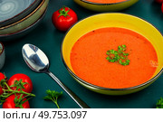Dietary cream soup of fresh tomatoes. Traditional vegetarian dish. Vegetable tomato soup. Стоковое фото, агентство Ingram Publishing / Фотобанк Лори