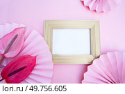 menopausal hormone therapy MHT or hormone replacement therapy HRT concept with copy space. menopausal hormone therapy MHT or hormone replacement therapy HRT. Стоковое фото, агентство Ingram Publishing / Фотобанк Лори