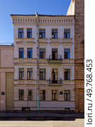 Доходный дом, 1879. Архитектор: Василий Михайлович Некора. Санкт-Петербург,  Харьковская улица, дом 5. Редакционное фото, фотограф Александр Селезнев / Фотобанк Лори