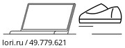 Laptop beside a computer mouse. Ideal for technology, work from home, online learning, digital communication, office environments, graphic design, productivity concepts. Line metaphor. Minimalist Line Drawing of a Laptop and Computer Mouse, Symbolizing Digital Communication and Work. Стоковая иллюстрация, агентство Ingram Publishing / Фотобанк Лори