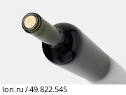 single wine bottle with cork. Стоковое фото, агентство Ingram Publishing / Фотобанк Лори