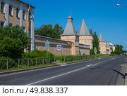 View of the fortress wall of Pokrovsky town from Sapernaya Street, Sofia district, Pushkin city (Tsarskoye Selo)St. Petersburg, Russia. The architect is Pokrovsky. Стоковое фото, фотограф Михаил Аккуратoв / Фотобанк Лори