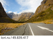 New Zealand Fiordland Mountain Landscape at the Milford Sound. Стоковое фото, агентство Ingram Publishing / Фотобанк Лори