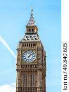 Close up of Big Ben Clock Tower Against Blue Sky England United Kingdom. Стоковое фото, агентство Ingram Publishing / Фотобанк Лори