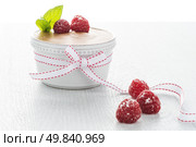 Paleo Diet Style Dessert Made of Dark Chocolate, Eggs and Coconut Milk. Стоковое фото, агентство Ingram Publishing / Фотобанк Лори
