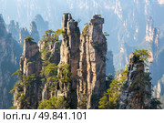 Zhangjiajie National forest park at Wulingyuan Hunan China. Стоковое фото, агентство Ingram Publishing / Фотобанк Лори