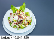 Ceasar Salad with grilled Chicken. Стоковое фото, агентство Ingram Publishing / Фотобанк Лори