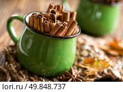 Cinnamon sticks. Стоковое фото, агентство Ingram Publishing / Фотобанк Лори