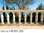 Decorative columns on a viewpoint deck near sea. Стоковое фото, агентство Ingram Publishing / Фотобанк Лори
