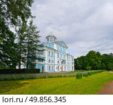 Voronzov Mansion (Novoznamenka Estate, St. Petersburg), blue-and-white Baroque palace by Trezzini and Rinaldi, summer view with green meadow. Стоковое фото, фотограф Елена  Попкова / Фотобанк Лори