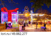 City hall of city Sants Coloma de Gramenet at Christmas time. Стоковое фото, фотограф Яков Филимонов / Фотобанк Лори