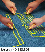 Open door opportunity and community freedom concept for access to learning and education services with a group of hands representing ethnic groups of young people holding chalk cooperating together as friends to draw a doorway. Стоковое фото, агентство Ingram Publishing / Фотобанк Лори