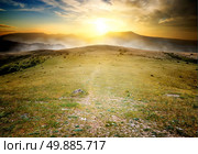 Footpath to Chater Dag at the sunrise. Стоковое фото, агентство Ingram Publishing / Фотобанк Лори