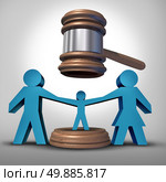 Child custody battle as a family law concept during a legal separation or divorce dispute as a father mother icon holding a child with a judge gavel or mallet coming down as a justice symbol for parenting rights. Стоковое фото, агентство Ingram Publishing / Фотобанк Лори
