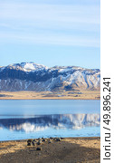 Iceland glacier cliff mountain and lake. Стоковое фото, агентство Ingram Publishing / Фотобанк Лори