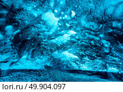 Ice Cave Iceland at Vatnajokull Glacier Jokulsarlon Nationa Park. Стоковое фото, агентство Ingram Publishing / Фотобанк Лори