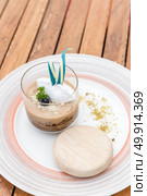 Dessert caramel Crumble custard sweet. Стоковое фото, агентство Ingram Publishing / Фотобанк Лори