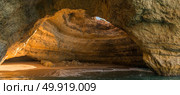 Benagil beach caves, Algarve, Portugal, sunny day. Стоковое фото, агентство Ingram Publishing / Фотобанк Лори