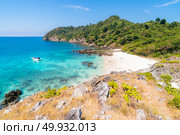 Aerial View point of Tropical white sand beach and snorkel point at cockburn island andaman sea indian ocean Myanmar and Thailand. (Selective Focus at Foreground) Стоковое фото, агентство Ingram Publishing / Фотобанк Лори