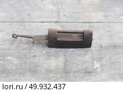 old carpenter tool on wooden background. Стоковое фото, агентство Ingram Publishing / Фотобанк Лори