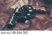 A shotgun Revolvers. Стоковое фото, агентство Ingram Publishing / Фотобанк Лори