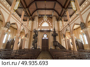 View from balcony on big hall near Altar inside Cathedral of Christ the Saviour in Moscow, Russia. Стоковое фото, агентство Ingram Publishing / Фотобанк Лори