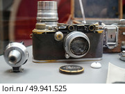 Россия, Санкт-Петербург - 04.01.2025 Музей российских железных дорог. Винтажный фотоаппарат. Редакционное фото, фотограф Ekaterina Barashkova / Фотобанк Лори