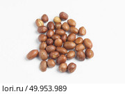 Roasted Peanuts Isolated on White. Стоковое фото, агентство Ingram Publishing / Фотобанк Лори
