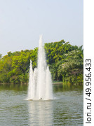 Splashes of fountain water in a sunny day. Стоковое фото, агентство Ingram Publishing / Фотобанк Лори