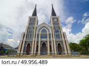 Church Catholic Church in Chantaburi province against the backdrop of a beautiful sky, Thailand. Стоковое фото, агентство Ingram Publishing / Фотобанк Лори