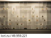 TAIPEI, TAIWAN - December 14 : Antiques are displayed in Taipei’s National Palace Museum on December 14, 2016 in Taipei, Taiwan, Asia. Редакционное фото, агентство Ingram Publishing / Фотобанк Лори