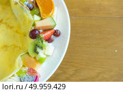 fruit crape cake. Стоковое фото, агентство Ingram Publishing / Фотобанк Лори