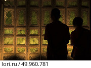 TAIPEI, TAIWAN - November 24 : Many tourist people walk in Taipei’s National Palace Museum on November 24, 2016 in Taipei, Taiwan, Asia. Редакционное фото, агентство Ingram Publishing / Фотобанк Лори