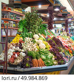 Fresh produce on sale at the local farmers market in Barcelona, Spain. Fresh produce at the local farmers market. Стоковое фото, агентство Ingram Publishing / Фотобанк Лори