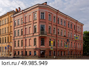 Доходный дом, 1879. Архитектор: Михаил Арефьевич Щурупов. Санкт-Петербург, Перекупной переулок, дом 14 (Херсонская улица, 4) Редакционное фото, фотограф Александр Селезнев / Фотобанк Лори