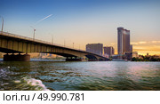 Bridge on the Nile dividing Cairo and Giza. Стоковое фото, агентство Ingram Publishing / Фотобанк Лори