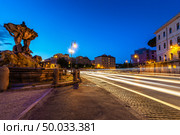 Fountain of the Tritons on the street of Rome. Стоковое фото, агентство Ingram Publishing / Фотобанк Лори