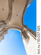 Entrance archs details on Church of St. Francis or Chapel of the Bones. Gothic style with some Manueline influences. Стоковое фото, агентство Ingram Publishing / Фотобанк Лори
