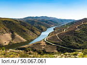 River Douro next to the mouth of the river Coa. Vila Nova de Foz Coa Municipality. Douro Region. Стоковое фото, агентство Ingram Publishing / Фотобанк Лори