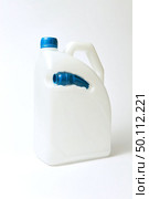 Mock up blank white container from plastic with blue dispenser and nozzle for fuel and others liquid on a light gray background. Place for text.. Plastic white canisters mock-up for liquid on a light background. Стоковое фото, агентство Ingram Publishing / Фотобанк Лори