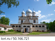 Фасад старинного Знаменского собора. Великий Новгород. Стоковое фото, фотограф Анна Карасева / Фотобанк Лори