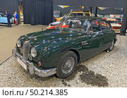 Автомобиль Jaguar Mark 2, 1960-е гг. Автомузей "Автомобили мира", Москва (2023 год). Редакционное фото, фотограф Мария Кылосова / Фотобанк Лори