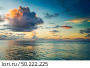 Beautiful view of a tropical beach in Praslin, Seychelles. Стоковое фото, агентство Ingram Publishing / Фотобанк Лори
