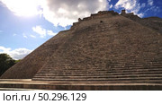 Chichen Itza Pyramid Stone Stairway Looking Up Sun Light Effect. Стоковое видео, видеограф Поскребышев Михаил / Фотобанк Лори