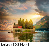 Beautiful mediterranean landscape. St. George Island near town Perast, Kotor bay, Montenegro. Island of Dead in Perast. Стоковое фото, агентство Ingram Publishing / Фотобанк Лори
